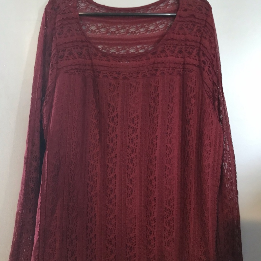 Lace long sleeved top